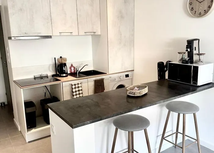 Apartment Riviera Cosy Face Gare Centre-ville Calme Wifi Rapide