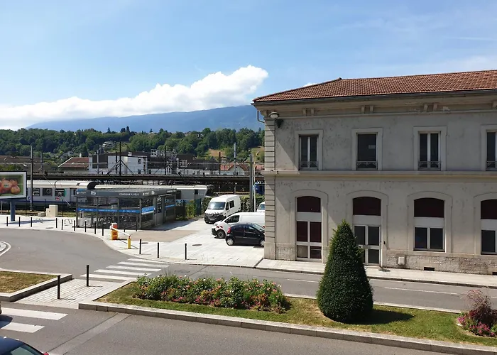 Riviera Face A La Gare